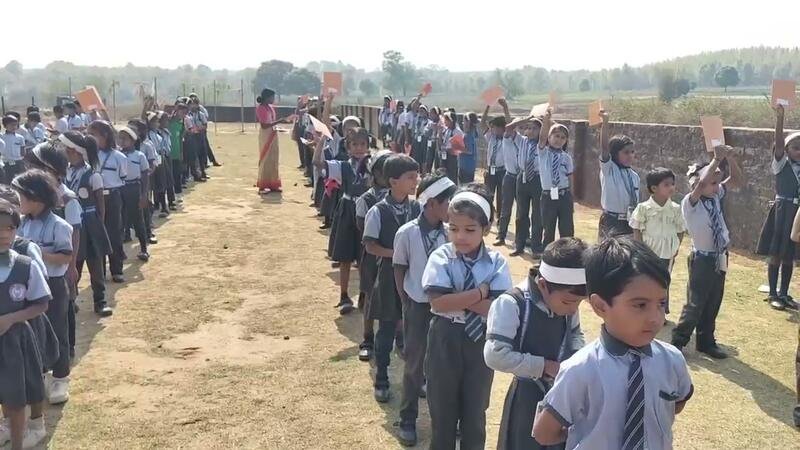Young pupils in the assembly line