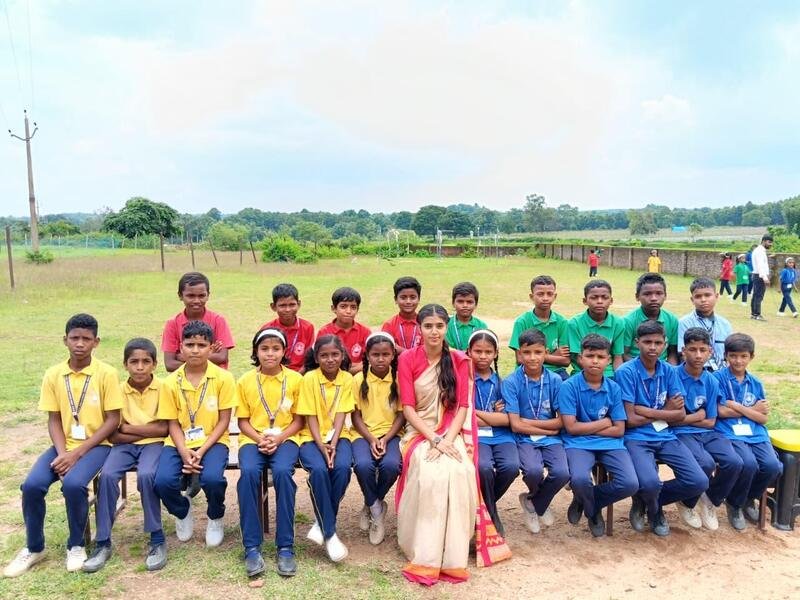 Class photograph with class teacher